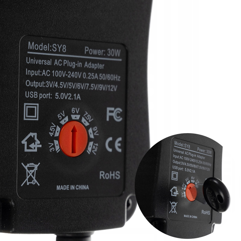 Univerzálny napájací adaptér s reguláciou napätia 30W, 3-12V